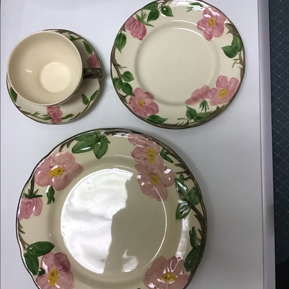 Franciscan Desert Rose 4 piece place setting - Picture 3 of 10